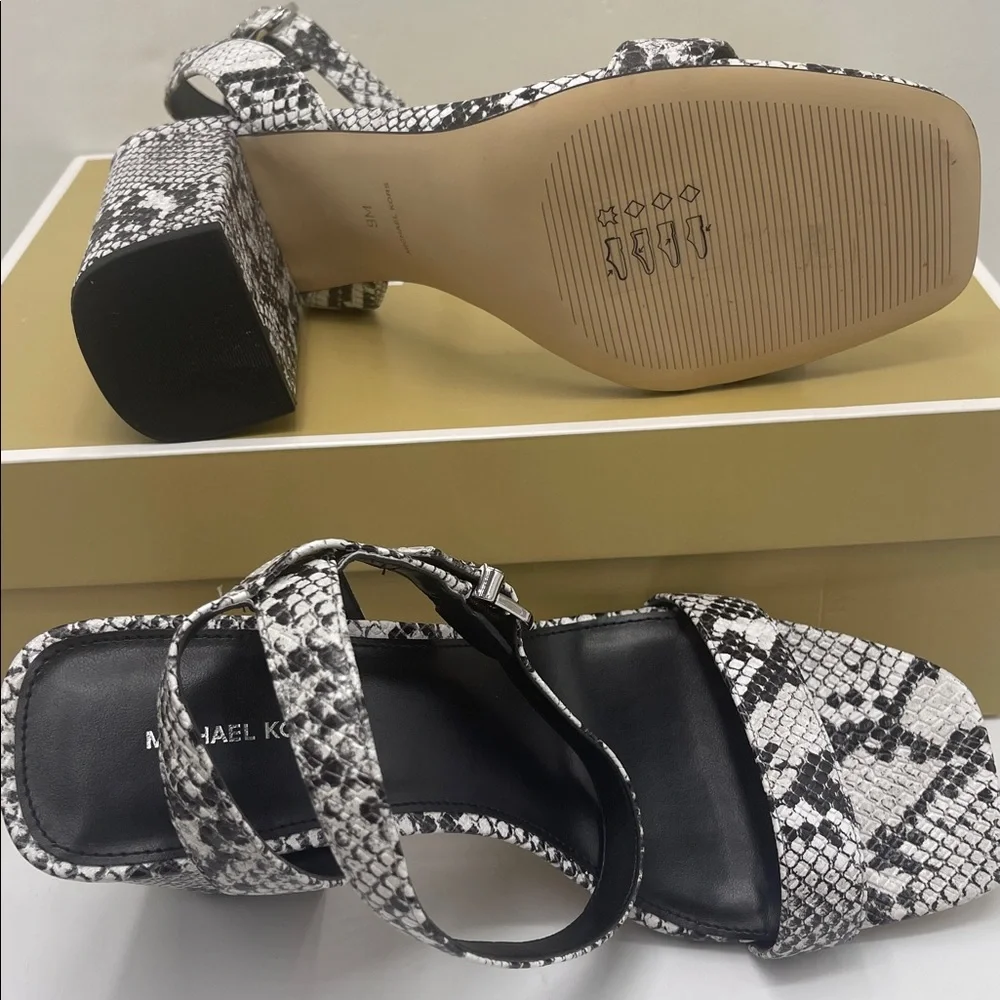 Michael Kors MERRIAM BLOCK HEEL
LEATHER
40S5MMHS1E Aluminum High Heels Snakeskin - Picture 3 of 16